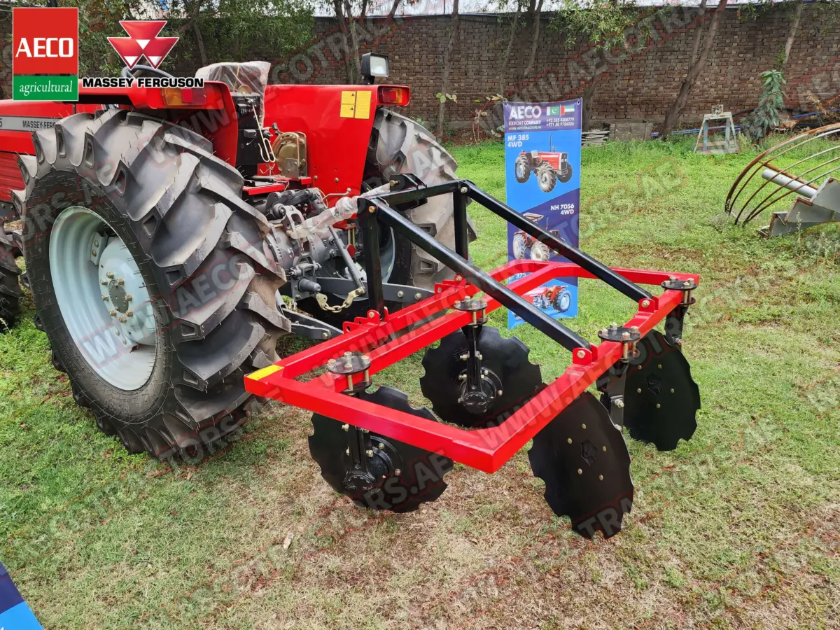 Complete View of the Tractor Disc Ridger